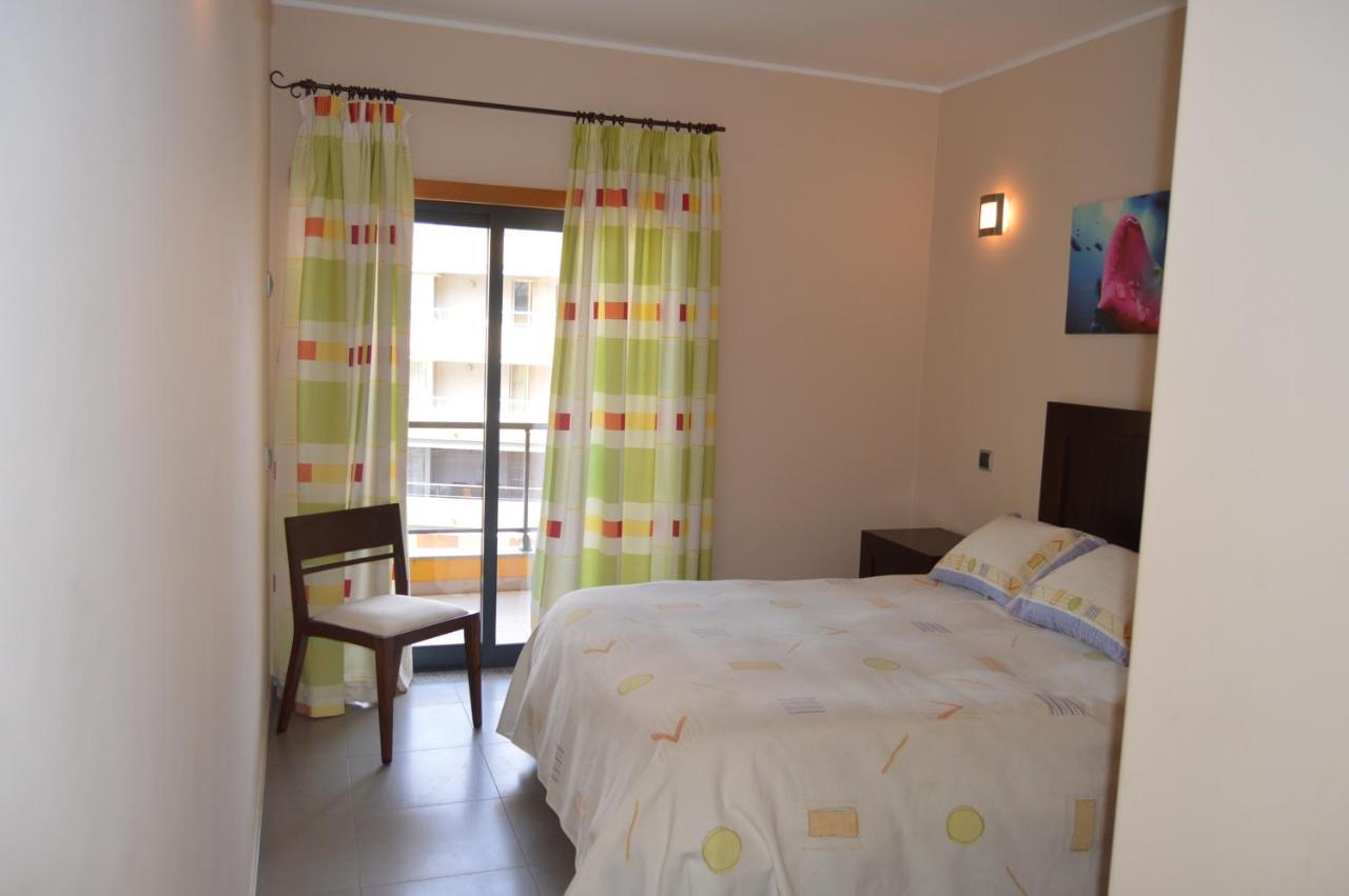 Apartamento Frente Ao Mar Com Piscina De Agua Salgada Quarteira Ngoại thất bức ảnh