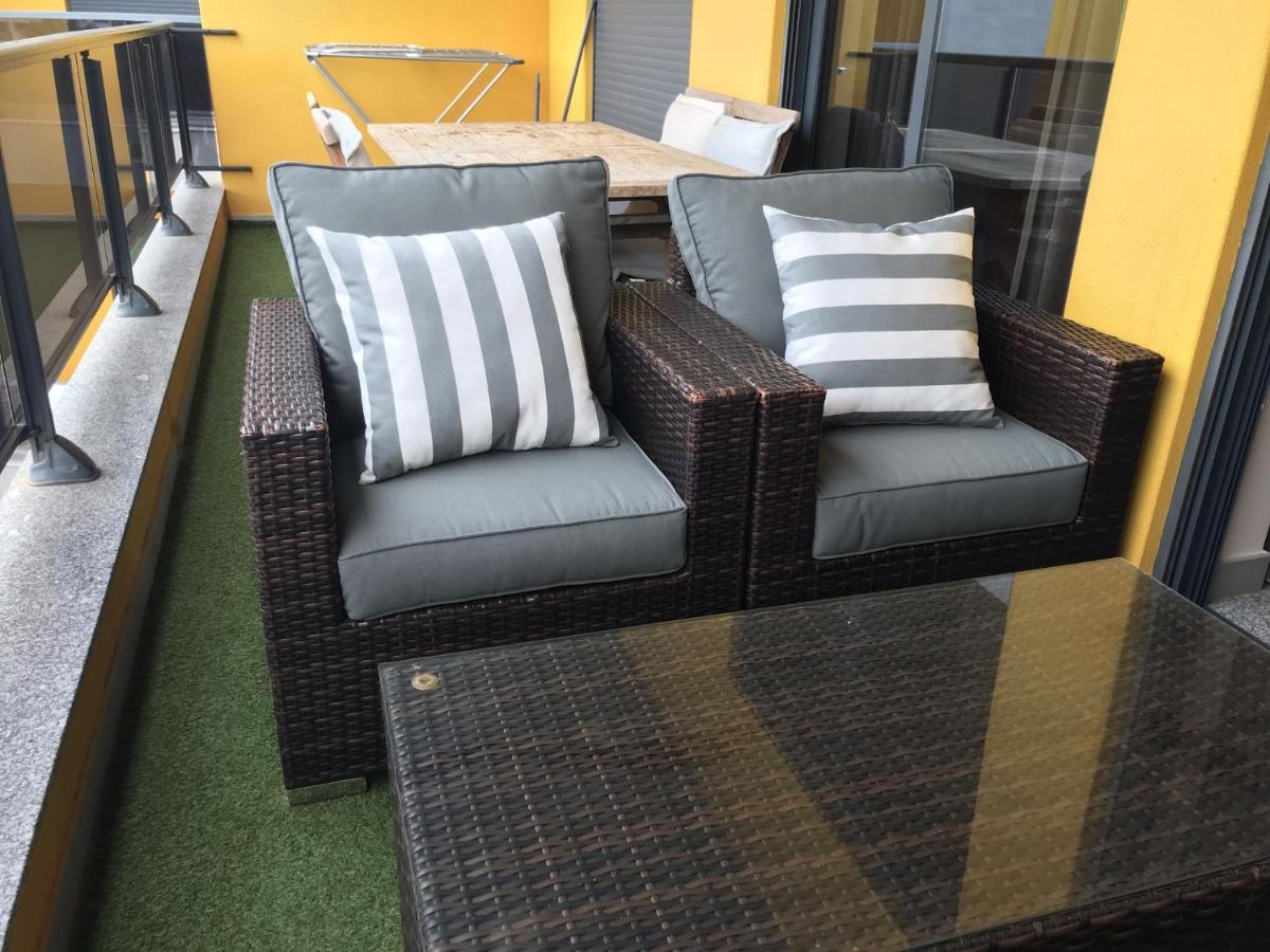 Apartamento Frente Ao Mar Com Piscina De Agua Salgada Quarteira Ngoại thất bức ảnh