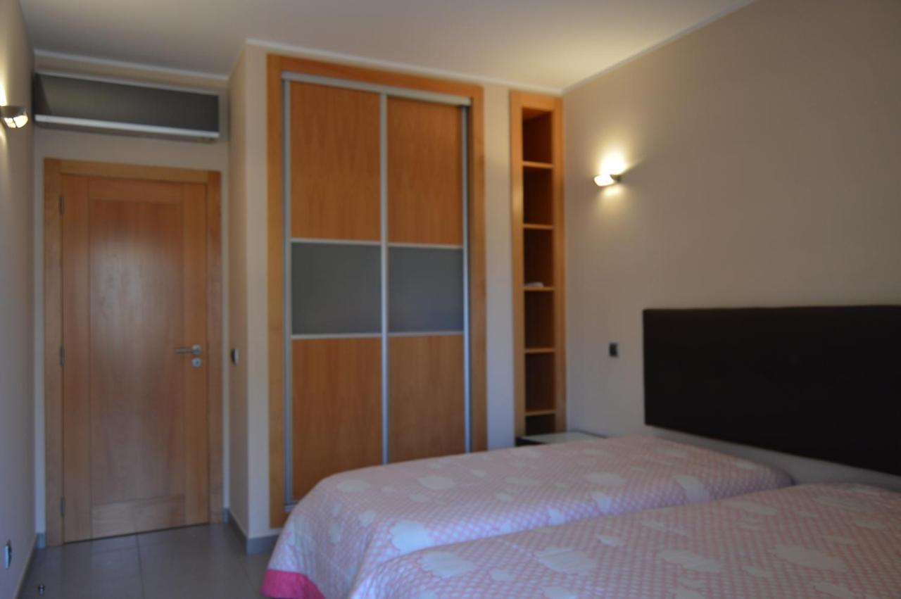 Apartamento Frente Ao Mar Com Piscina De Agua Salgada Quarteira Ngoại thất bức ảnh